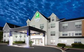 Country Inn & Suites by Carlson Port Washington Wi