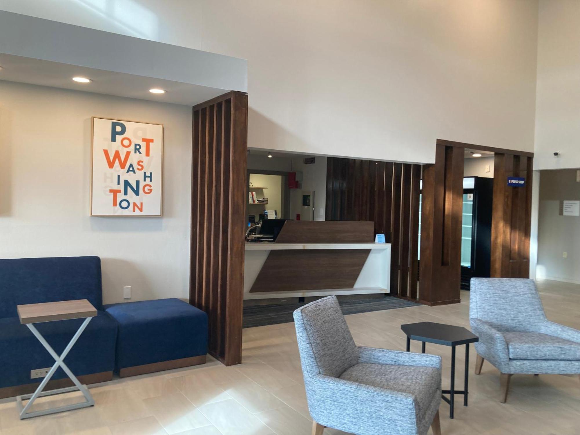 Holiday Inn Express & Suites Port Washington By Ihg Exterior photo