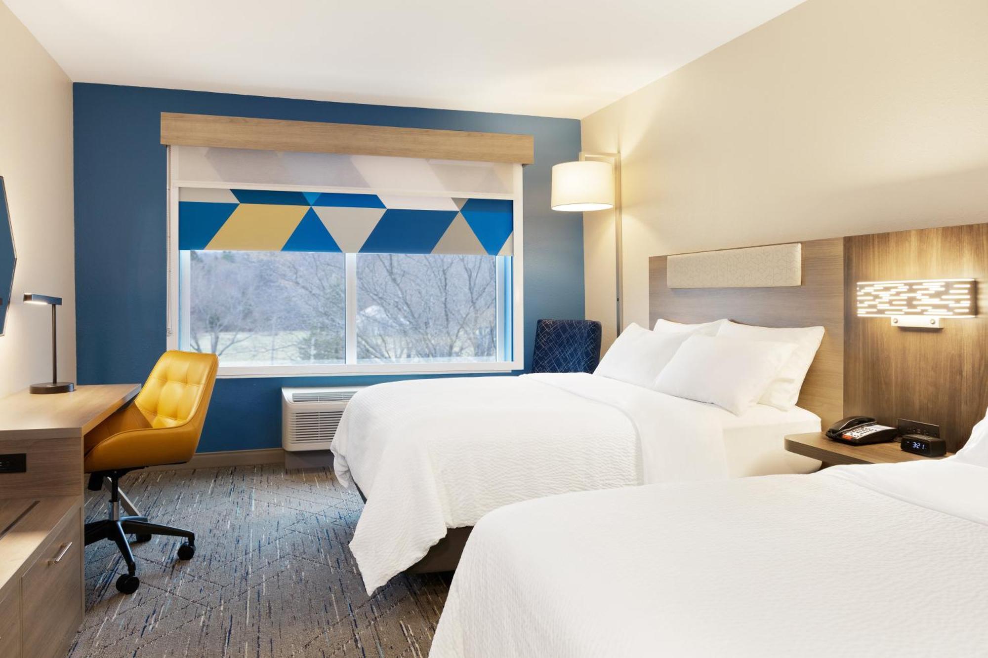 Holiday Inn Express & Suites Port Washington By Ihg Exterior photo