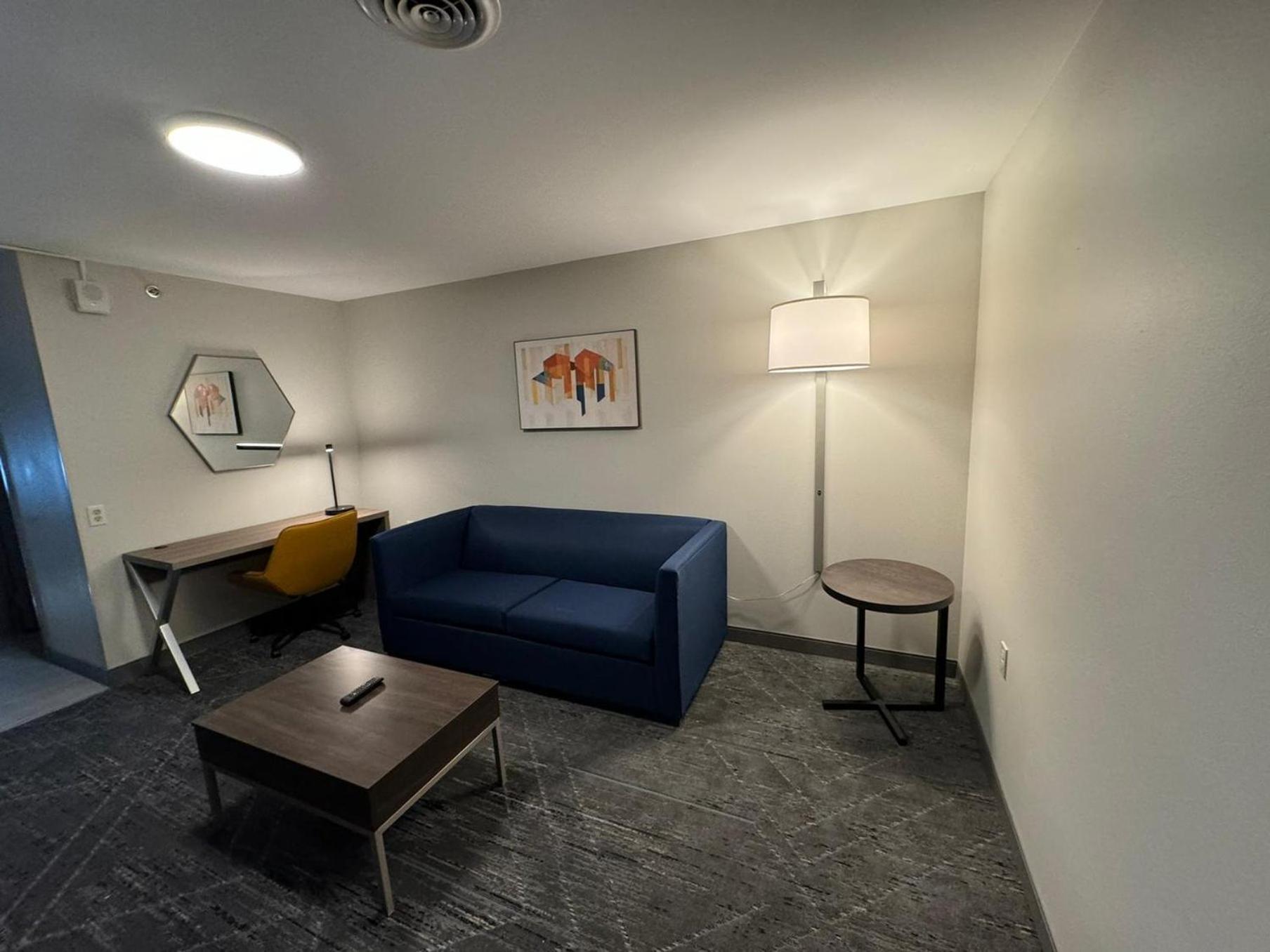 Holiday Inn Express & Suites Port Washington By Ihg Exterior photo