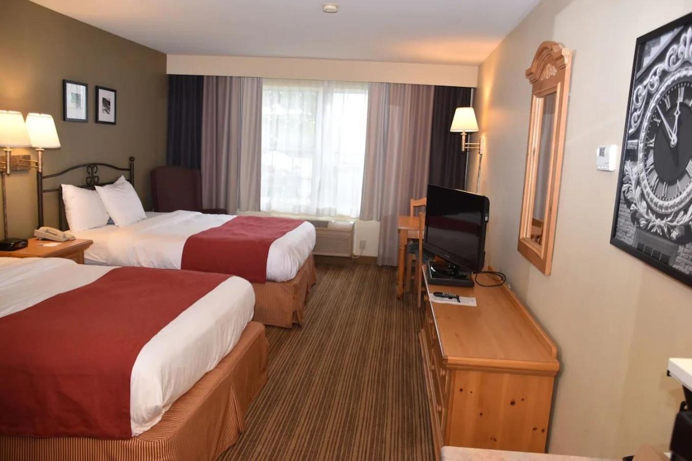 Holiday Inn Express & Suites Port Washington, An Ihg Hotel Exterior photo
