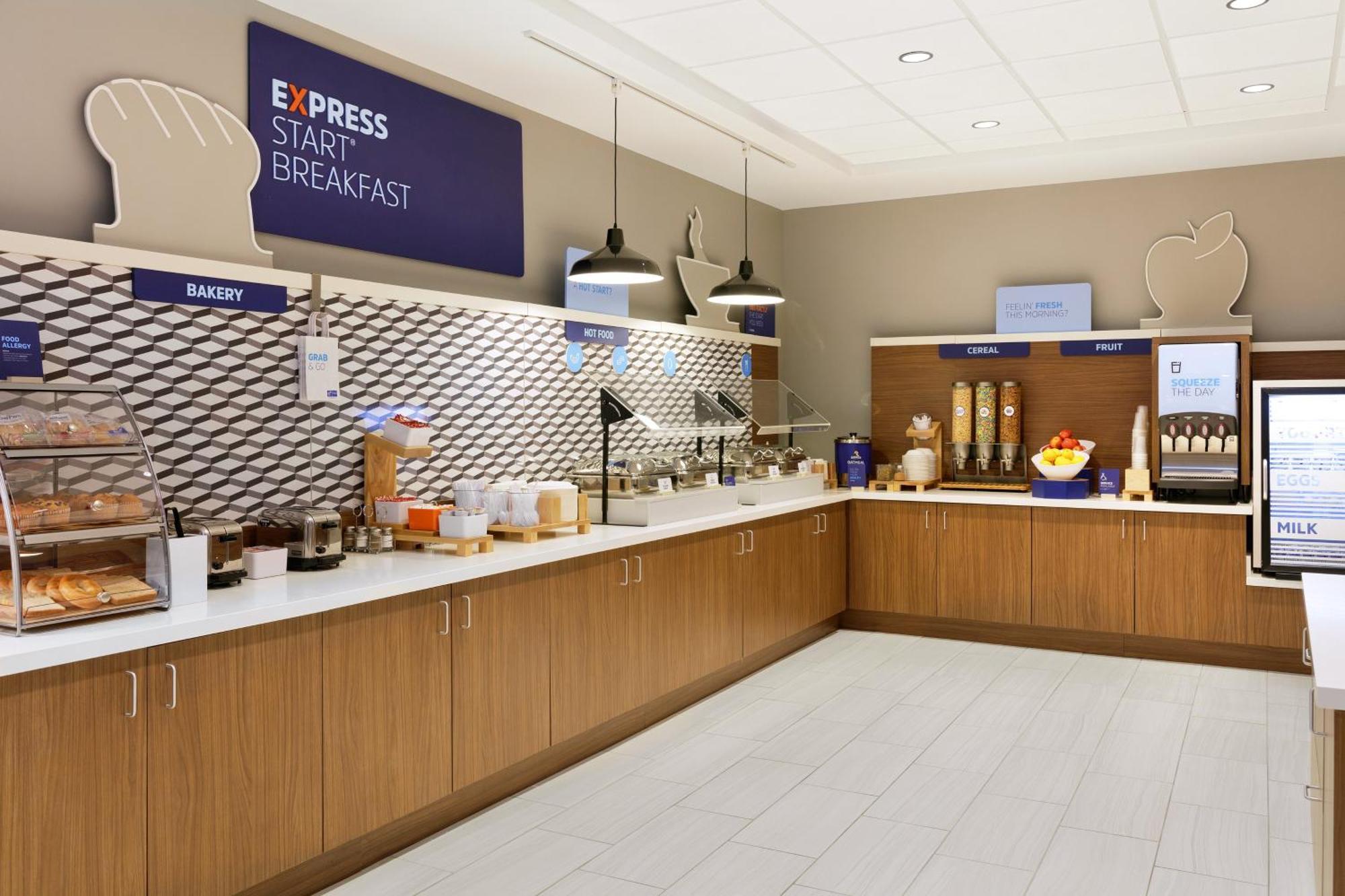 Holiday Inn Express & Suites Port Washington By Ihg Exterior photo