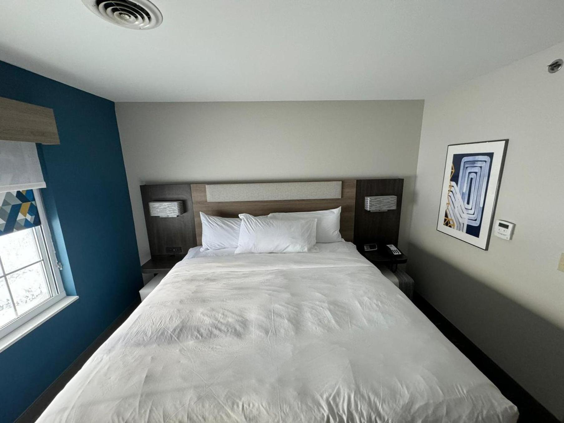 Holiday Inn Express & Suites Port Washington By Ihg Exterior photo