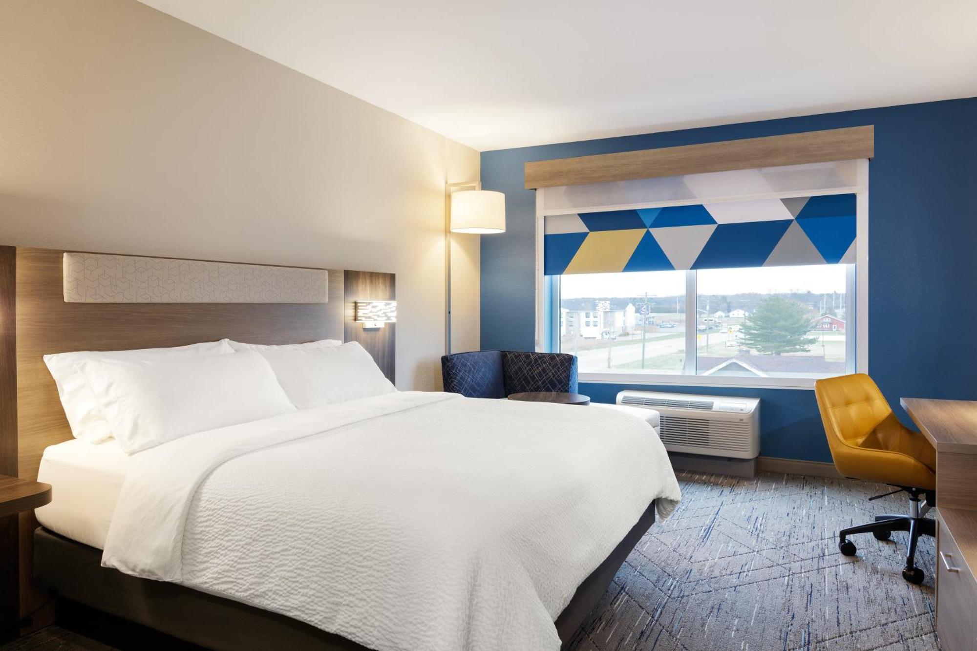 Holiday Inn Express & Suites Port Washington By Ihg Exterior photo