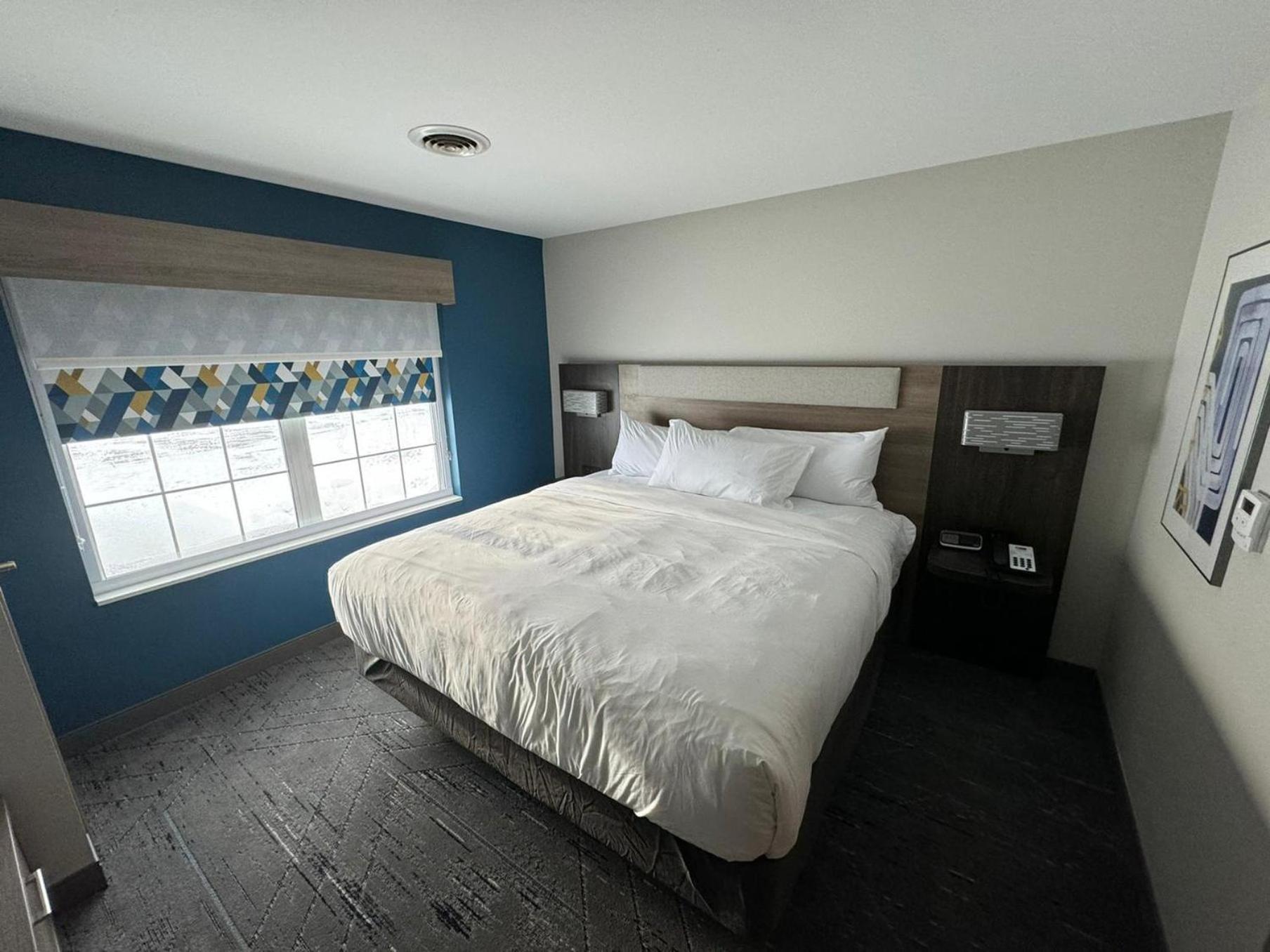 Holiday Inn Express & Suites Port Washington By Ihg Exterior photo
