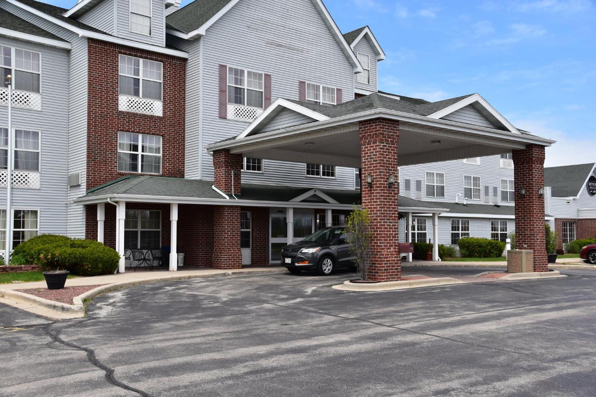 Holiday Inn Express & Suites Port Washington By Ihg Exterior photo