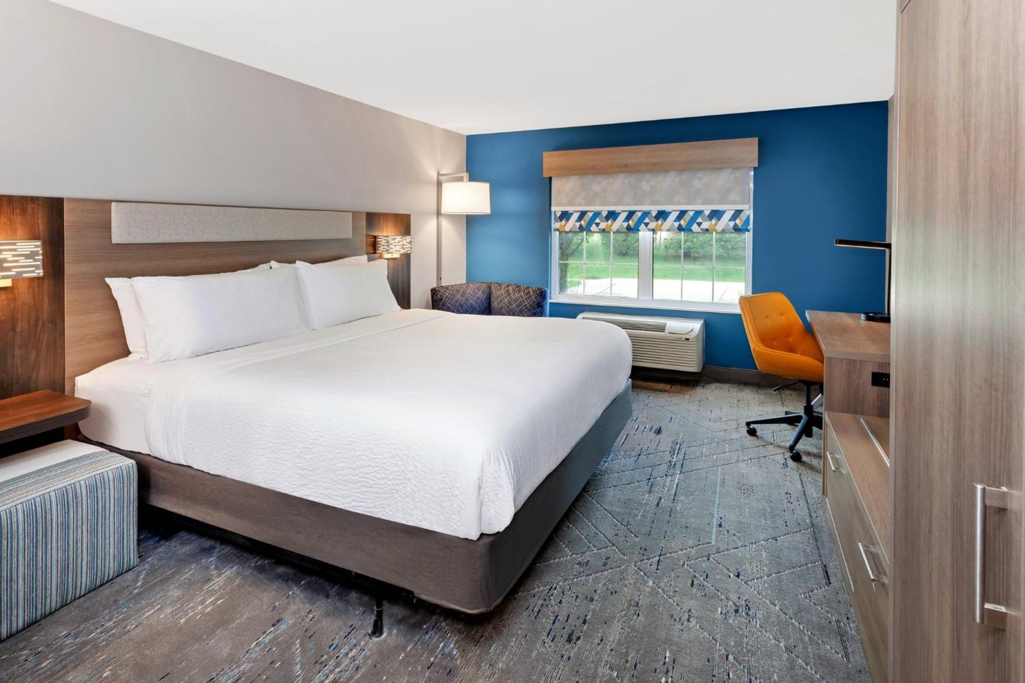 Holiday Inn Express & Suites Port Washington By Ihg Exterior photo