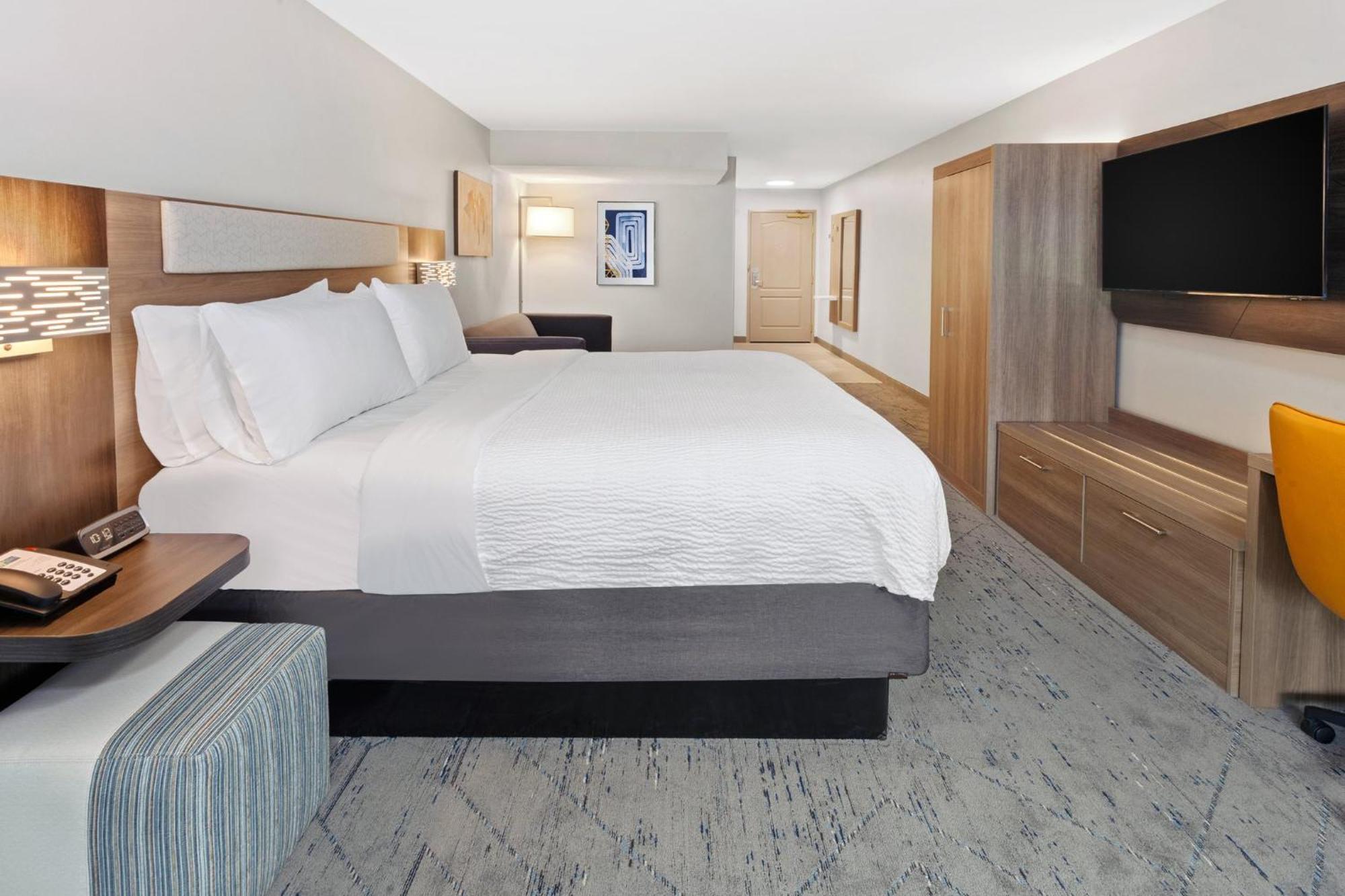 Holiday Inn Express & Suites Port Washington By Ihg Exterior photo