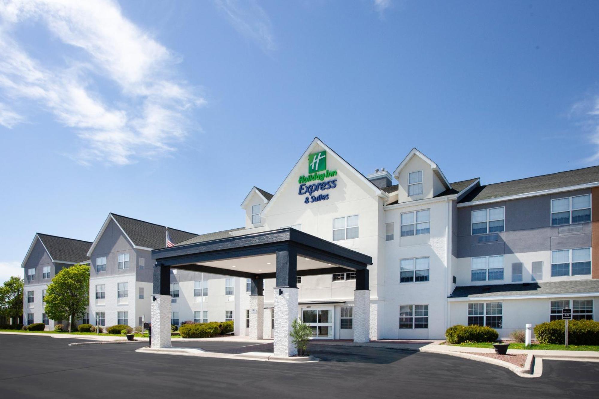Holiday Inn Express & Suites Port Washington By Ihg Exterior photo